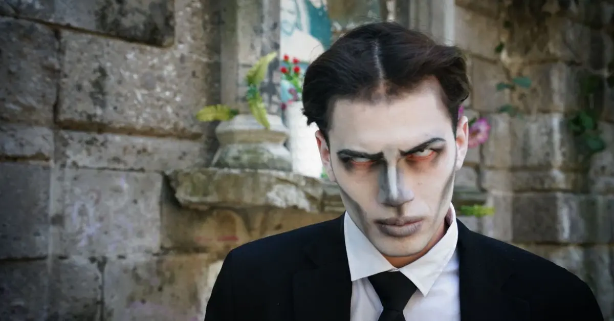 Cómo hacer un disfraz de zombie realista para Halloween