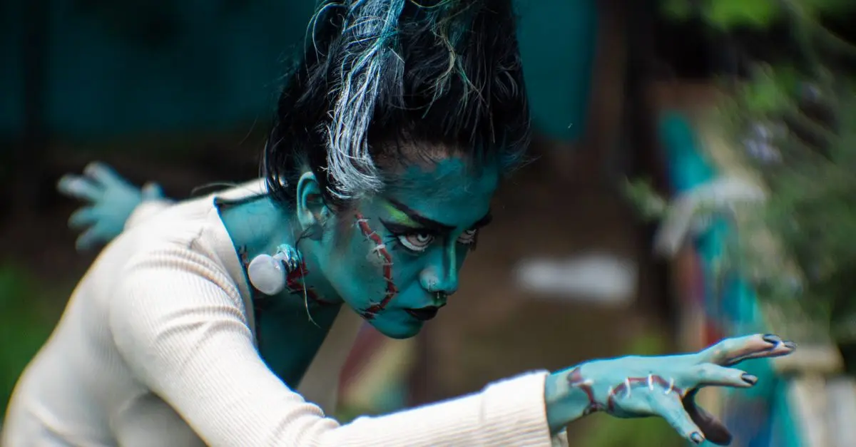 Cómo crear un disfraz de Halloween impactante en casa