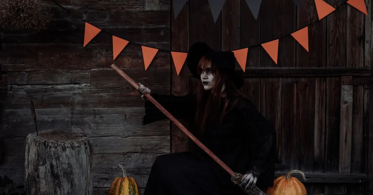 Cómo hacer un disfraz de bruja perfecto para Halloween