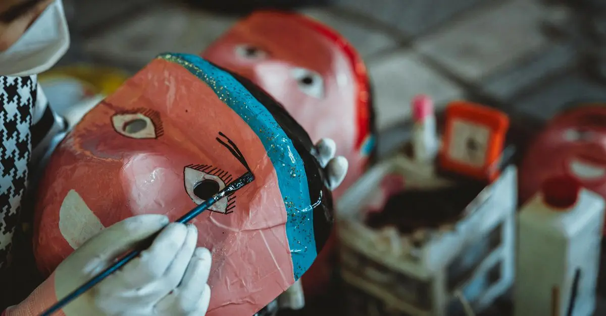 Cómo hacer máscaras de Halloween originales en casa