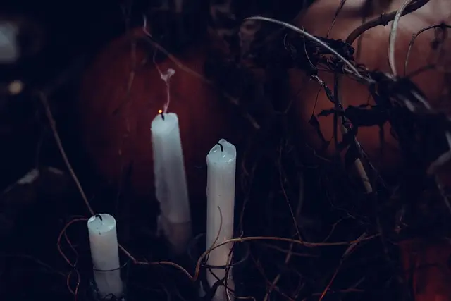 Cómo hacer una decoración espeluznante con luces LED para Halloween